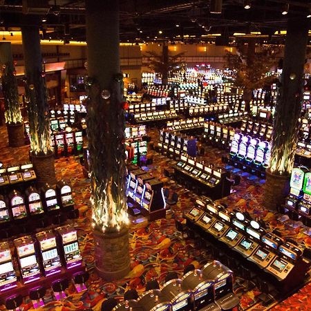 Bally'S Twin River Lincoln Casino & Hotel Dış mekan fotoğraf